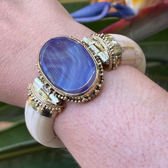 Vintage Jewelry - Antique style purple banded agate ox bone brass chunky hinged bangle bracelet